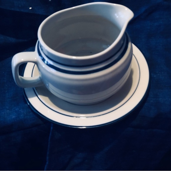 Vintage Elegance II Collection stoneware gravy boat - Picture 2 of 7